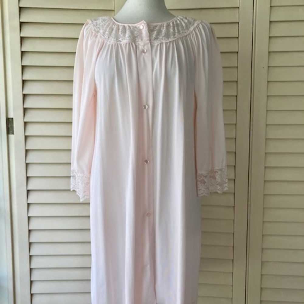 Vintage Gilead Soft Pink Waltz Length Robe